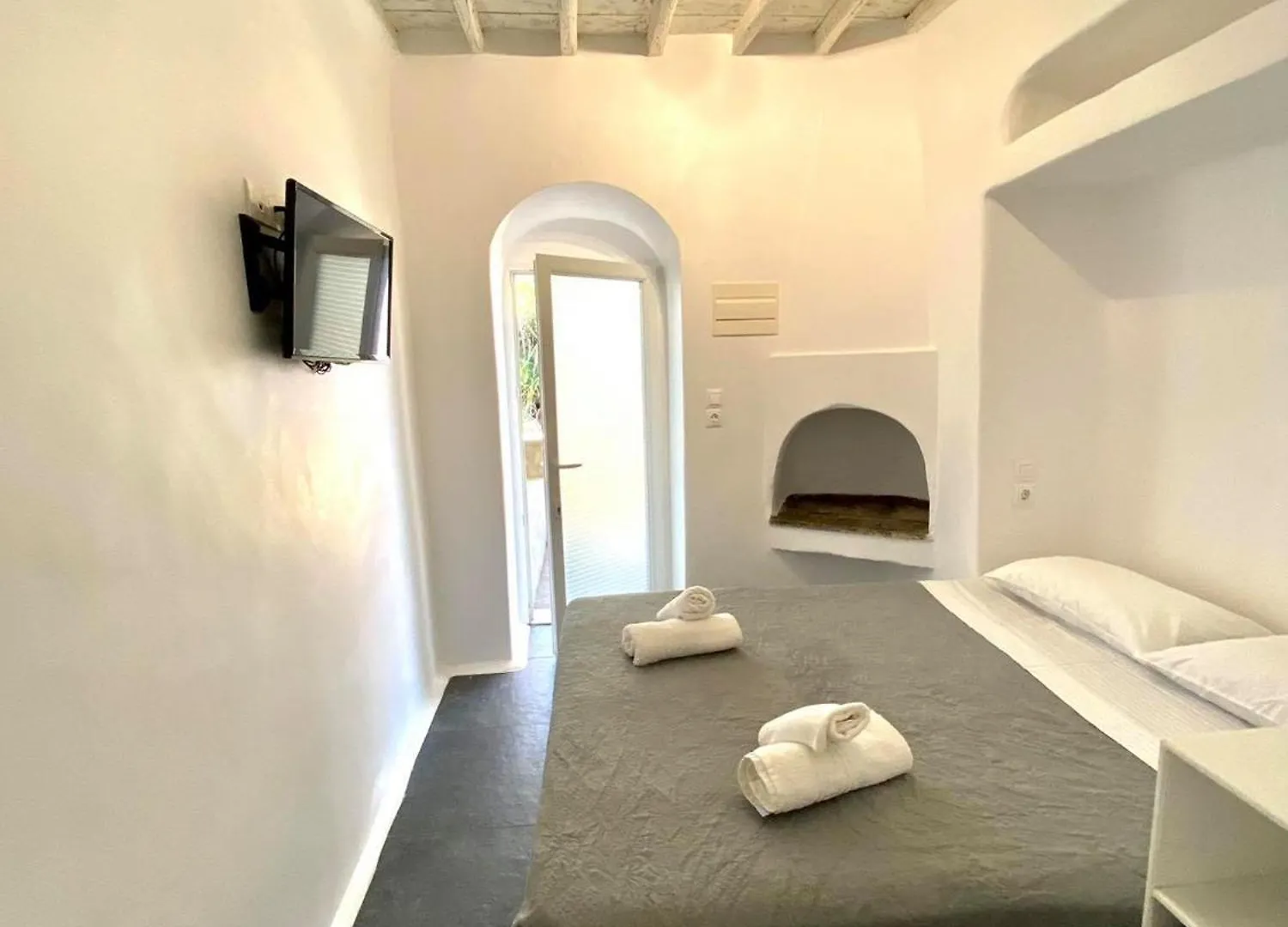 Mykonos Vibes Airport Studios And Apartments Mykonos Town 0*,